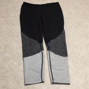 GAIAM COLOR BLOCK BLACK & GRAYS YOGA PANTS